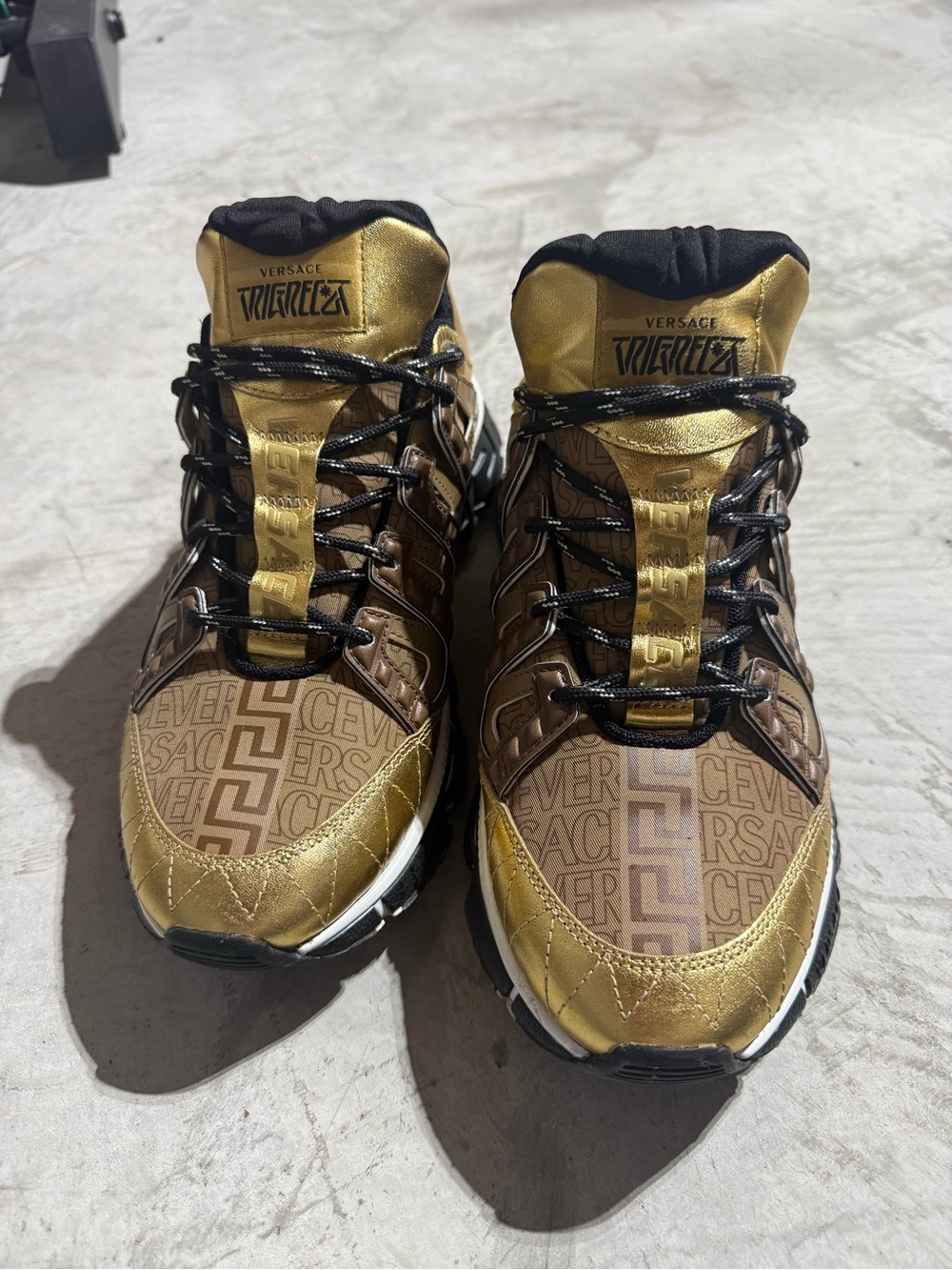 Versace Men's Trigreca in Gold Marrone